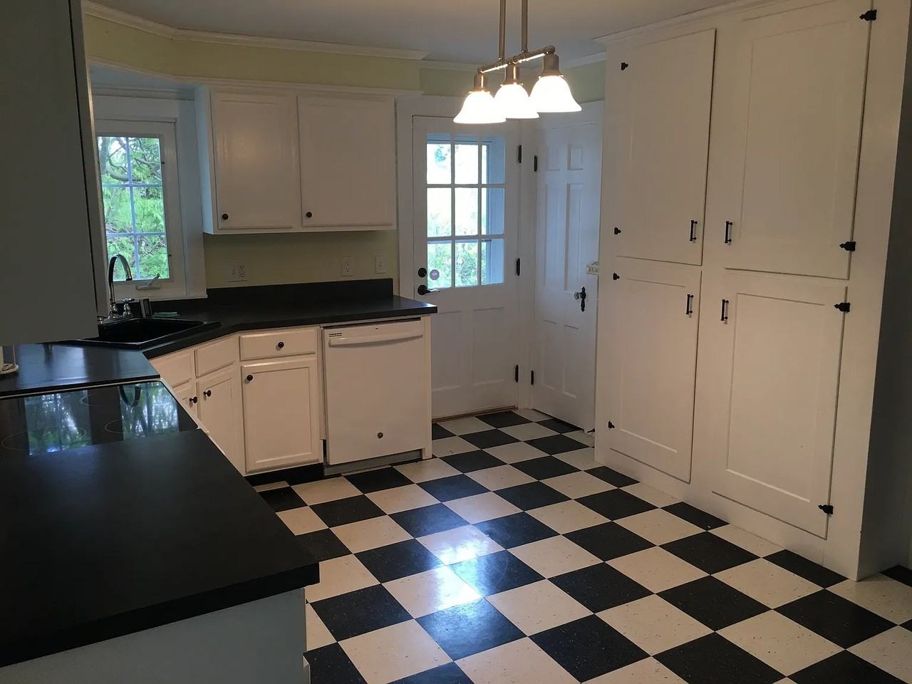540 Concord St - Photo 3 of 16