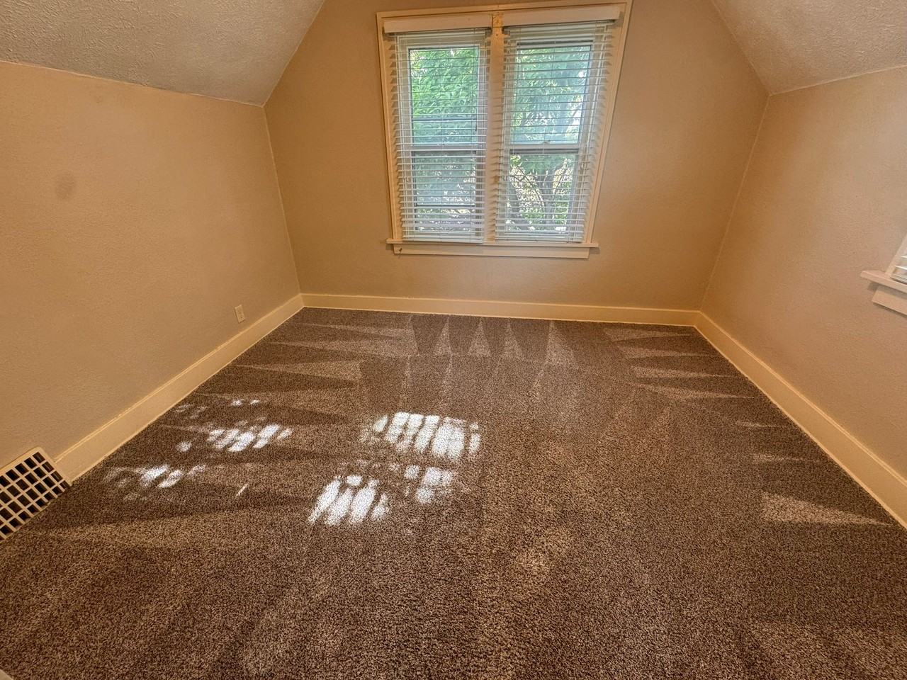2735 Alpha St #2 - Photo 7 of 9
