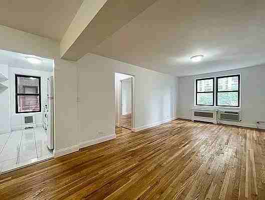 1360 York Ave #4F