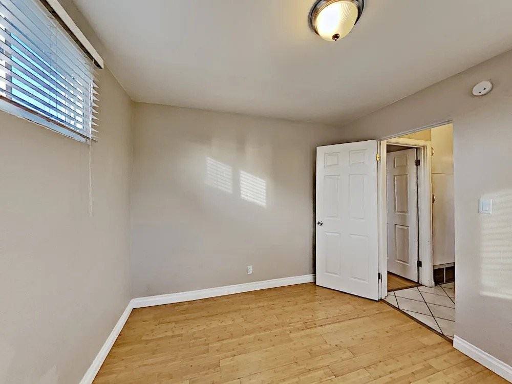 190 Ember St - Photo 4 of 13
