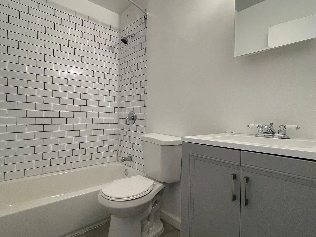 107 Hudson St #A7 - Photo 5 of 7