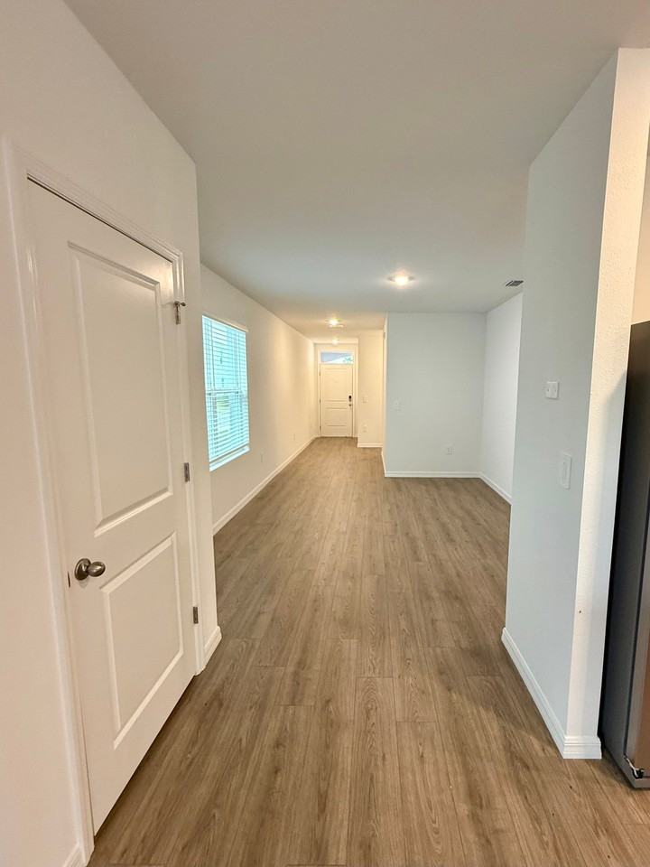 32447 Weathered Oak Dr - Photo 4 of 20