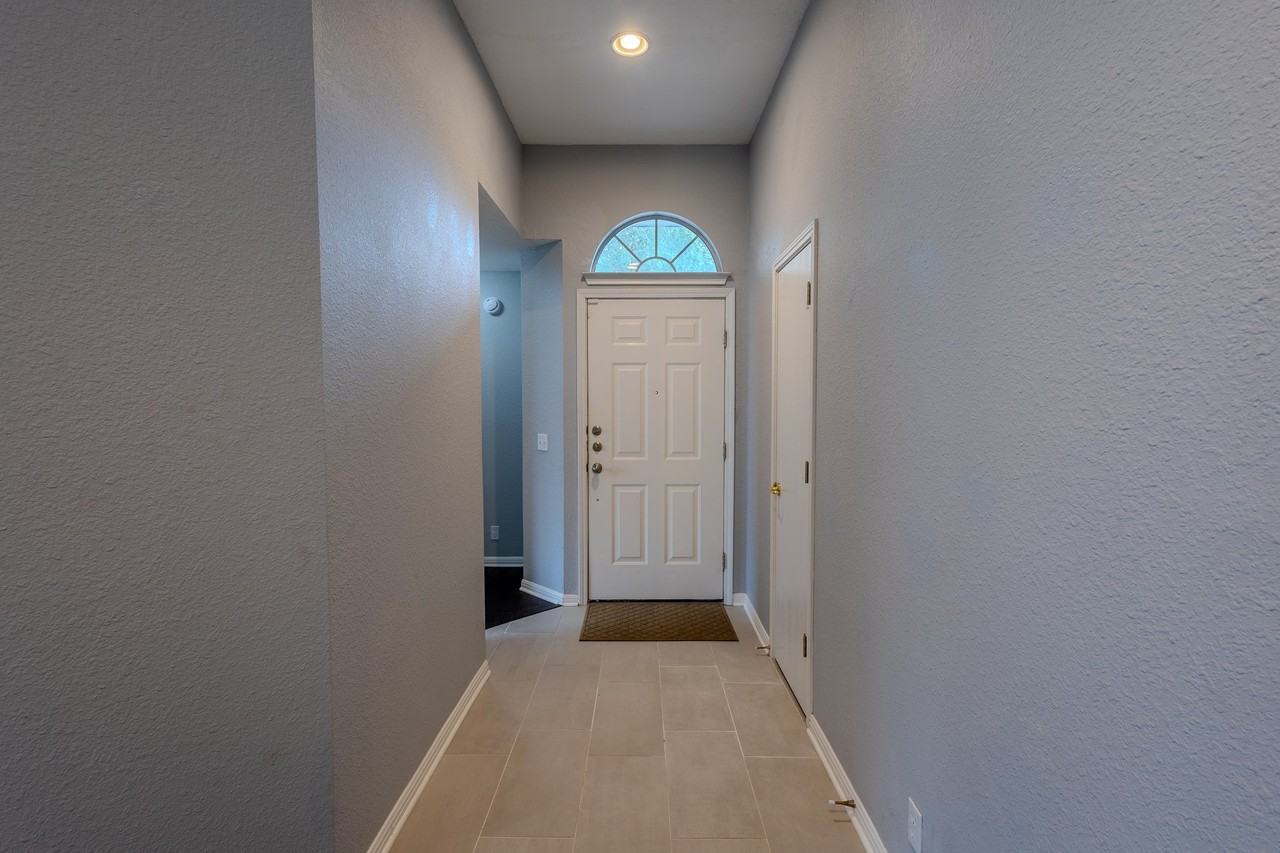 208 Discovery - Photo 2 of 20