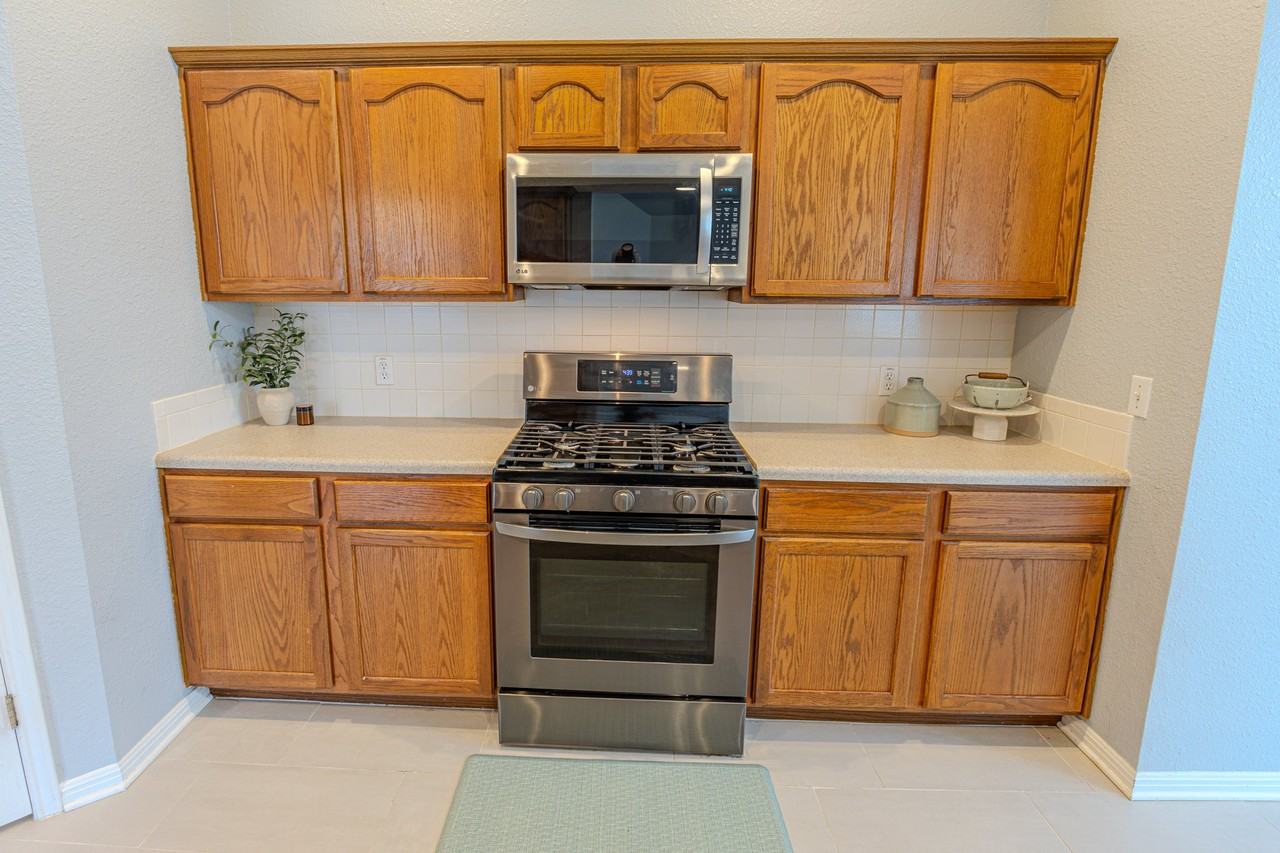 208 Discovery - Photo 6 of 20