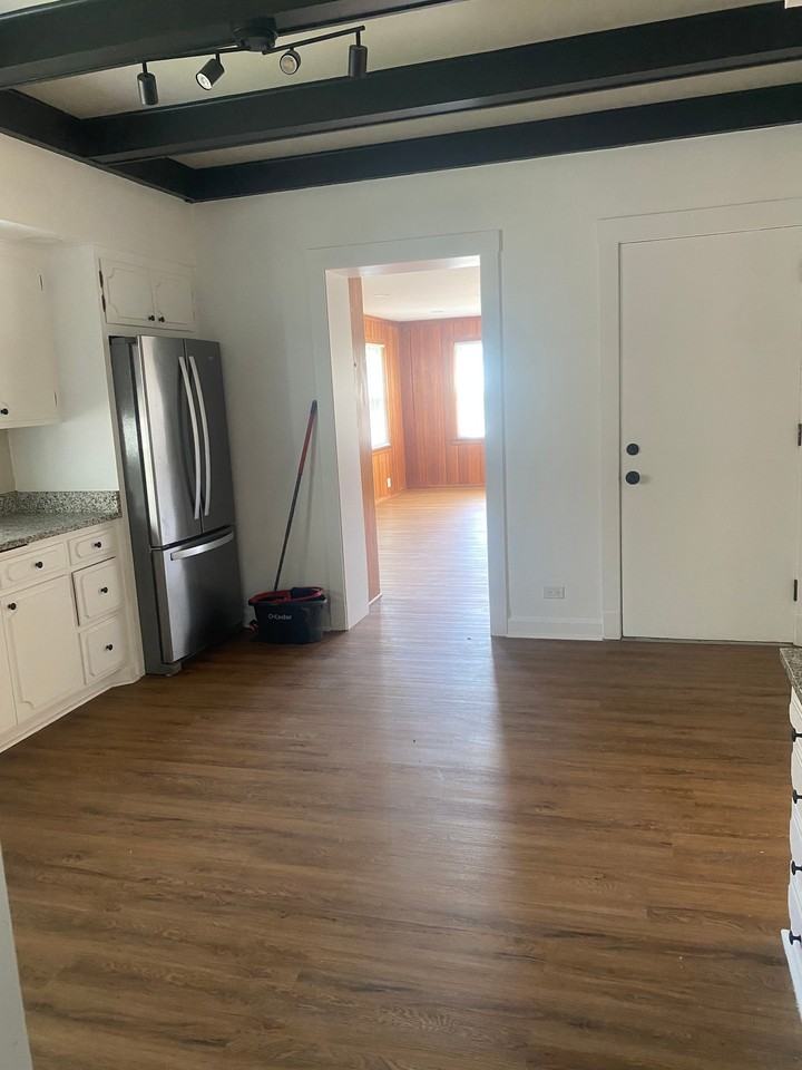 5207 Galitz St #1 - Photo 4 of 18
