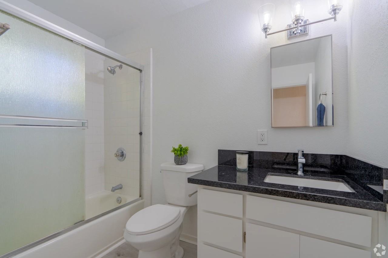 109 Lincoln Way #109D - Photo 3 of 12