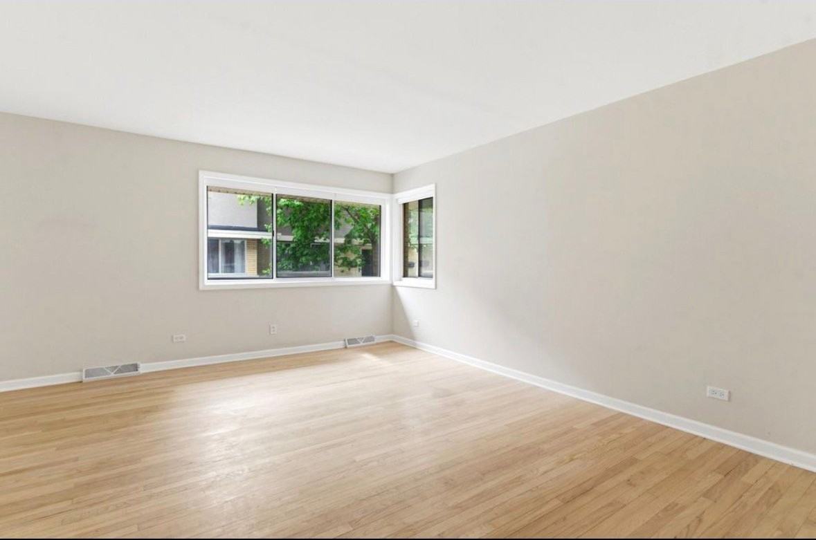614 S Milwaukee Ave - Photo 5 of 15
