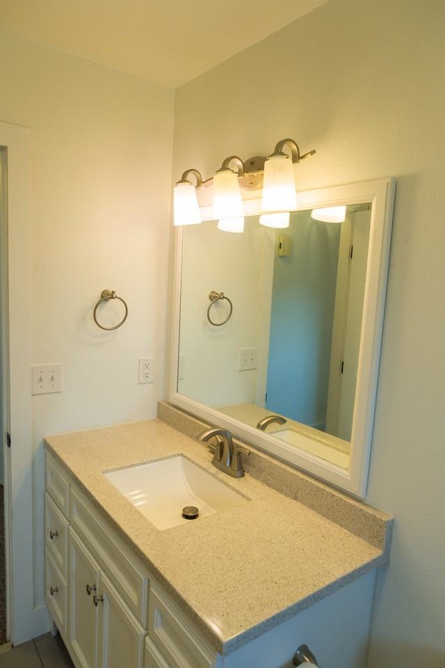 2335 55th St #B - Photo 4 of 20
