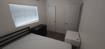 featured image of 3408 W Cordelia St