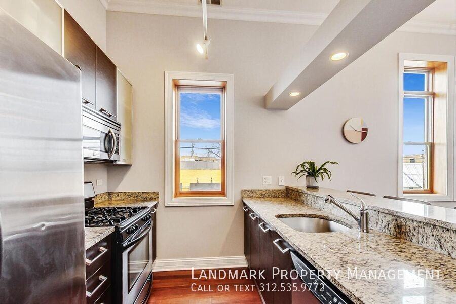 4755 N Washtenaw Ave #209 - Photo 2 of 16