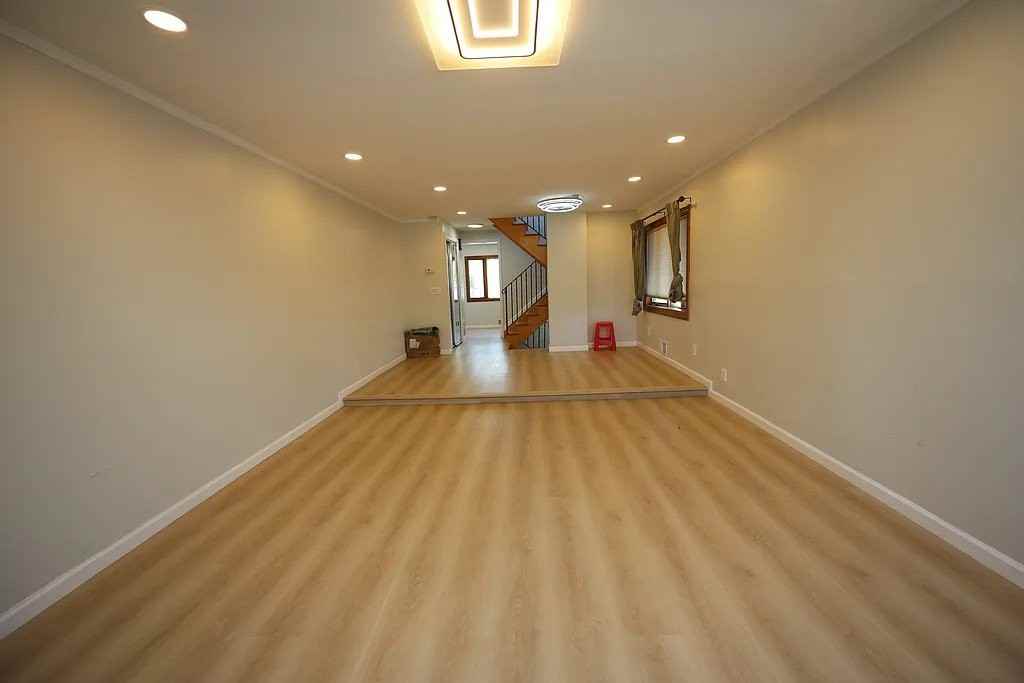 178 Spratt Ave - Photo 5 of 6