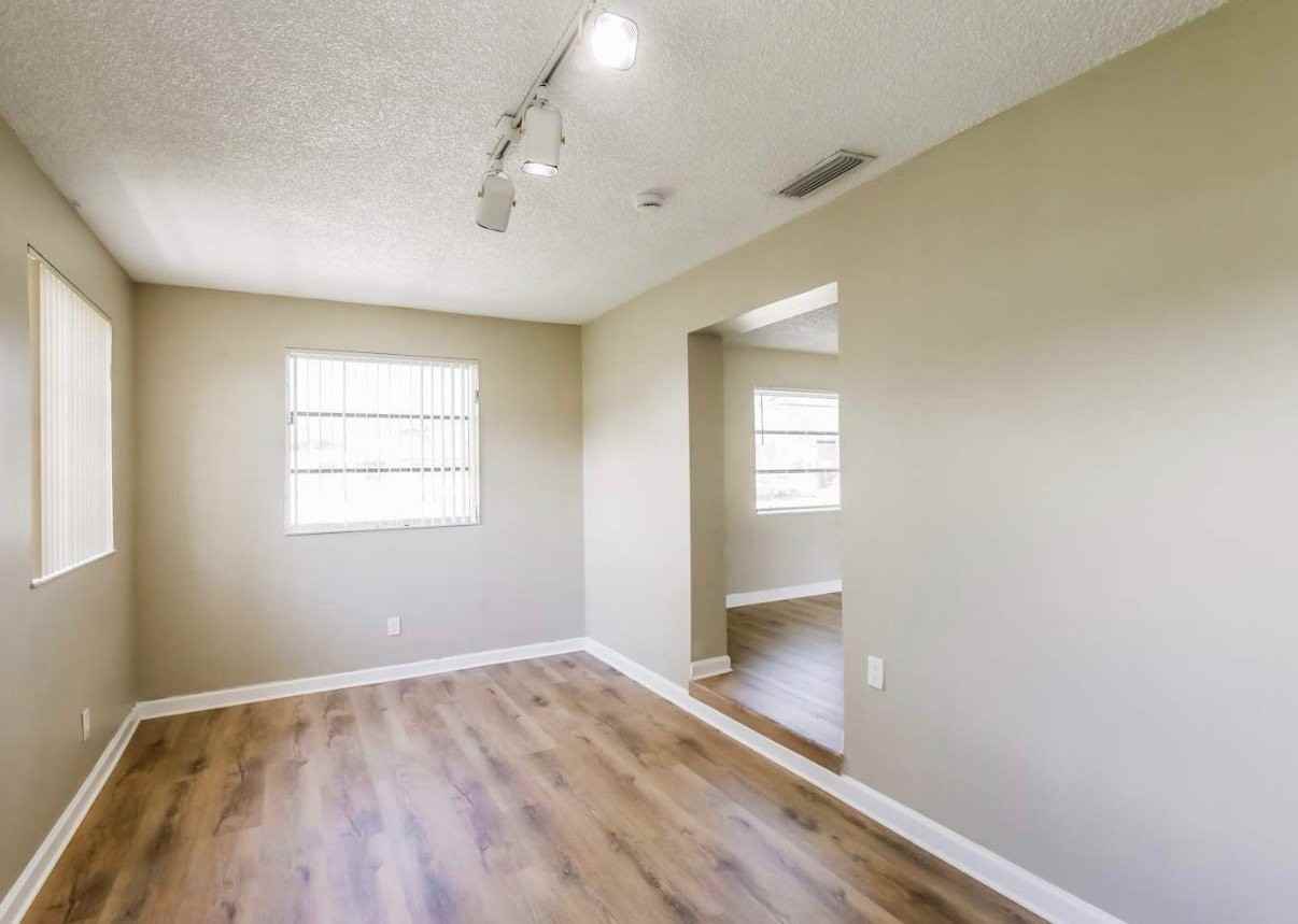 3013 Sw 97th Ct - Photo 6 of 13