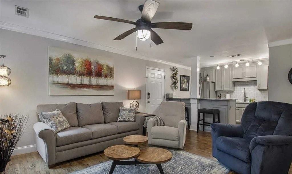 2534 Johnny Ln - Photo 4 of 15