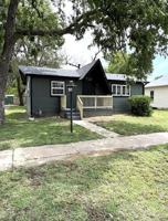 featured image of 722 N 8th St