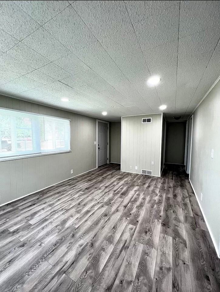 722 N 8th St - Photo 3 of 7