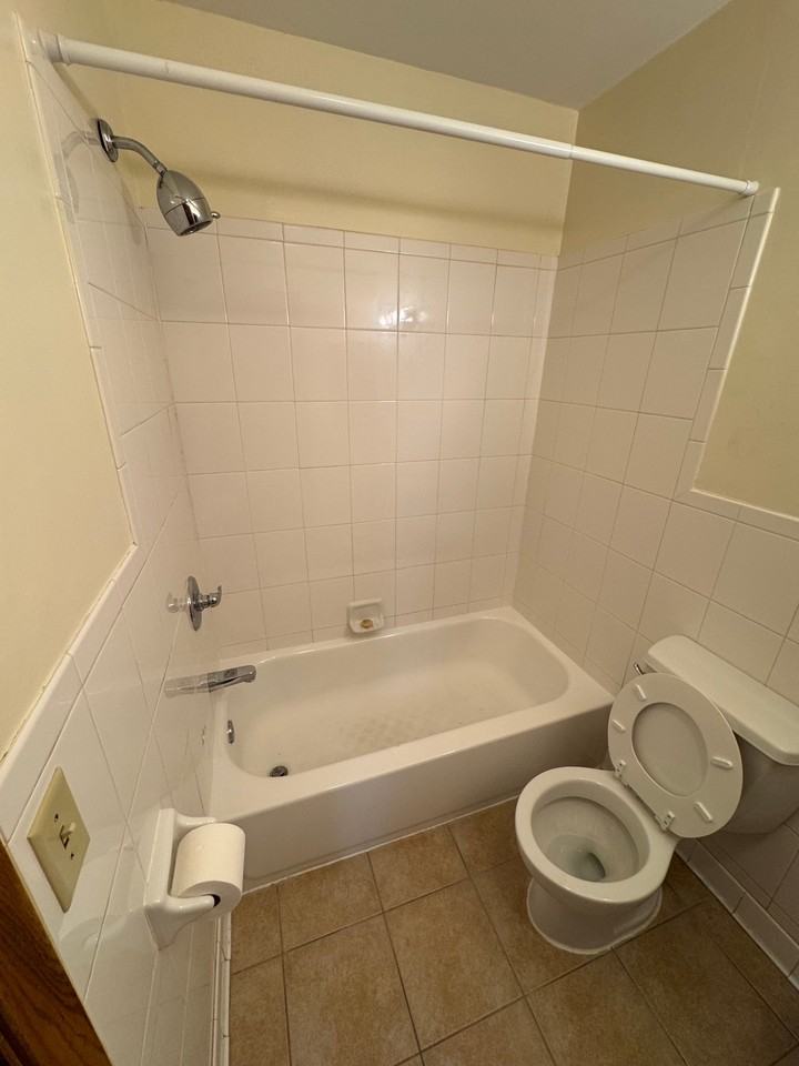 464 Maryland Ave W #7 - Photo 6 of 9