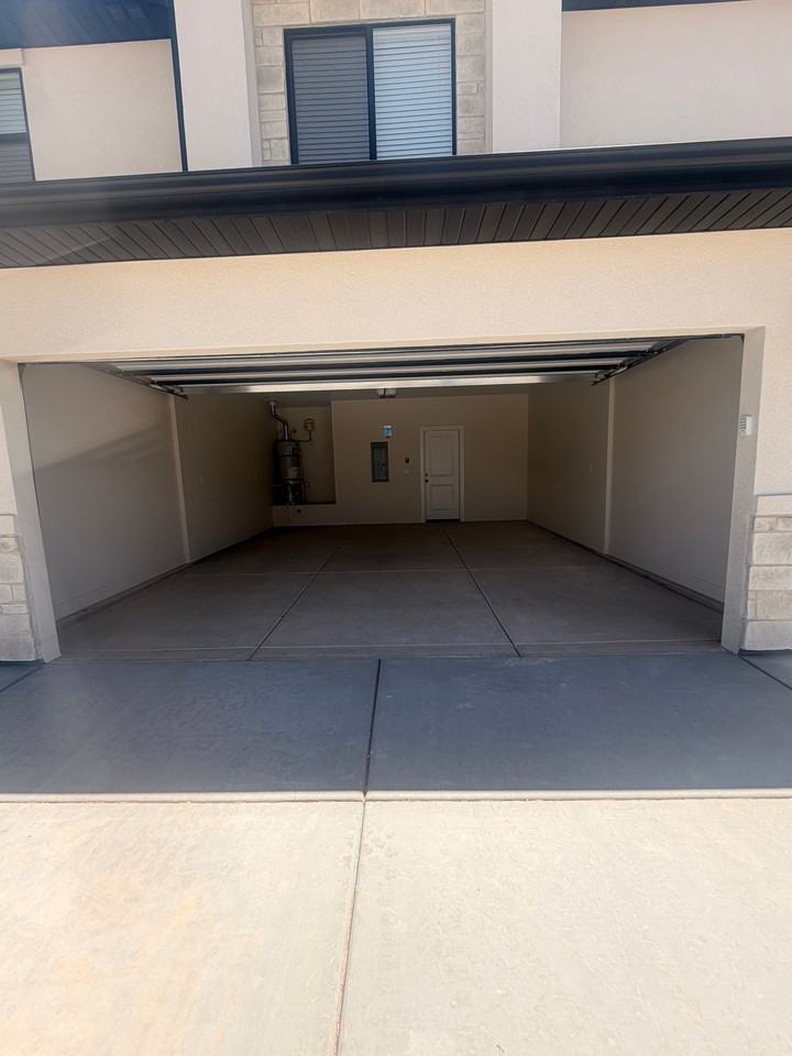 51 Sw #28 - Photo 2 of 20