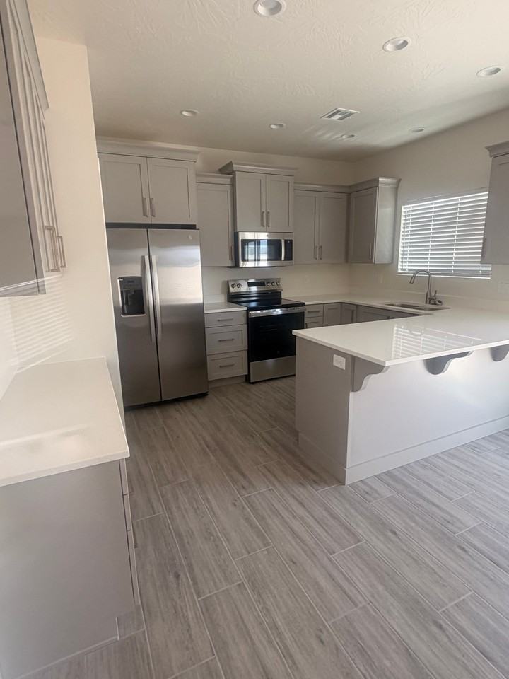 51 Sw #28 - Photo 4 of 20