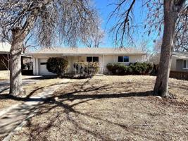 featured image of 609 Manitoba Dr