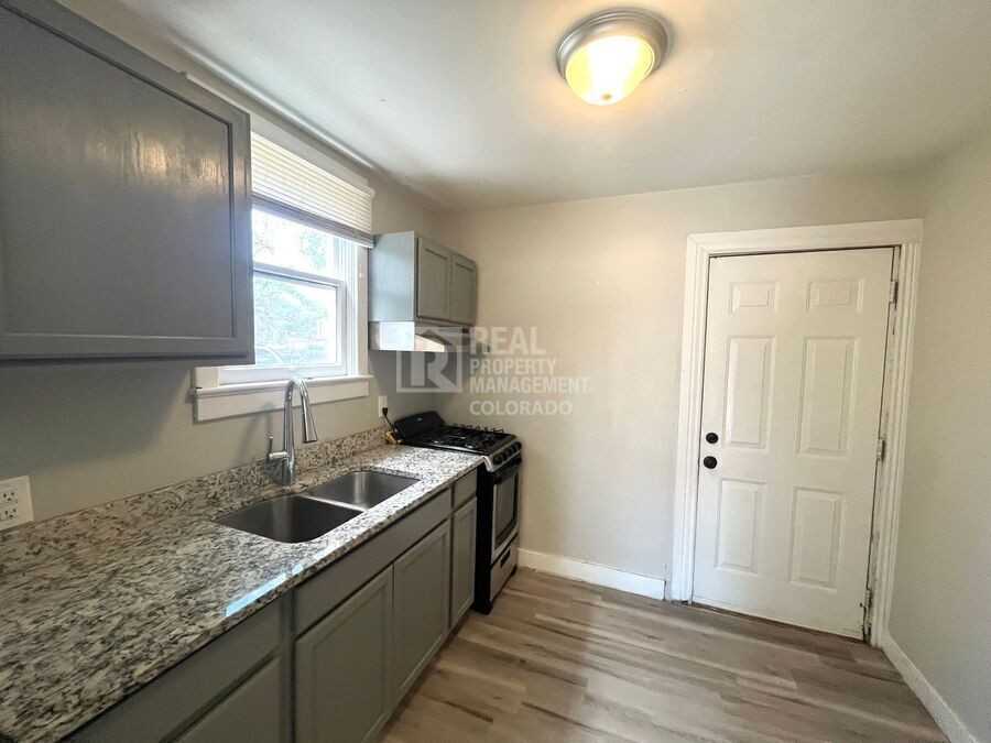 618 N Weber St #104 - Photo 4 of 7