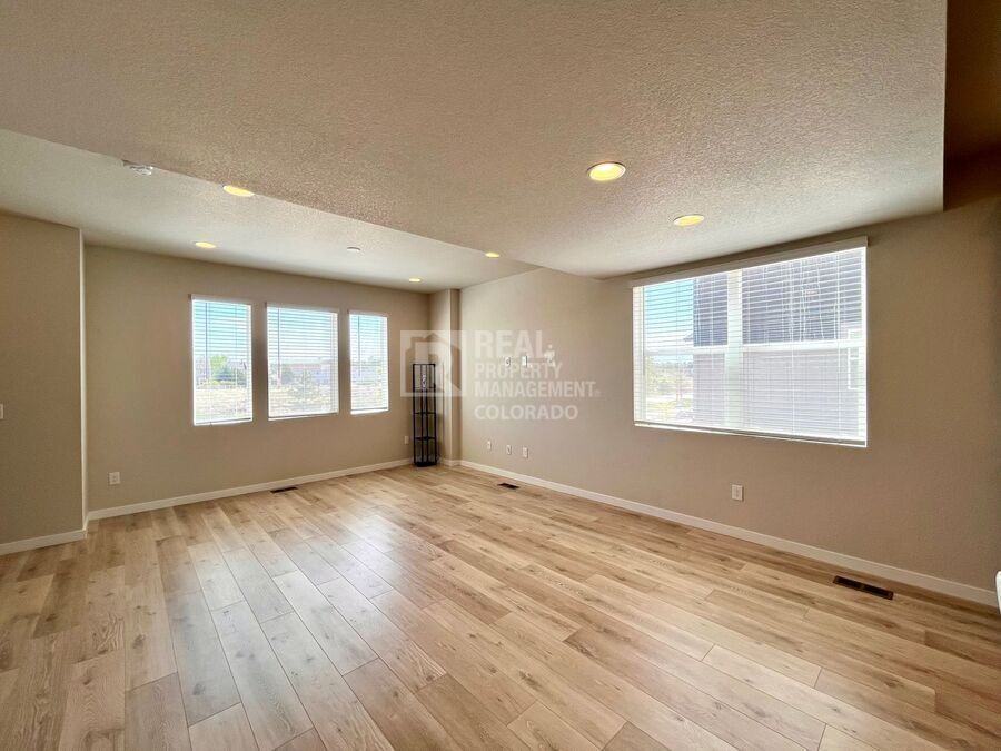 3653 Levy Park Dr - Photo 4 of 16