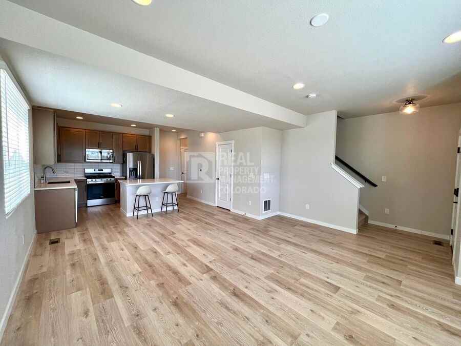 3653 Levy Park Dr - Photo 5 of 16