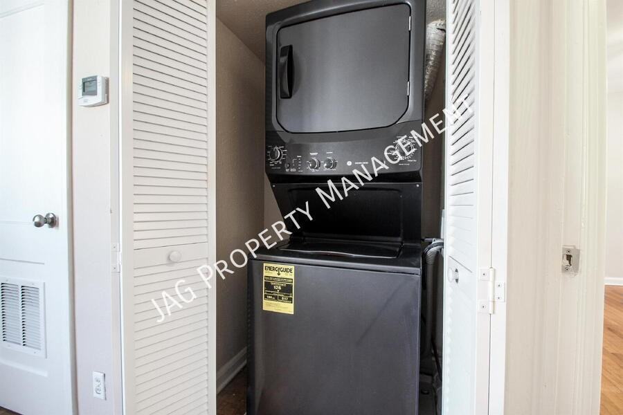 2761 Saint Johns Ave - Photo 3 of 22