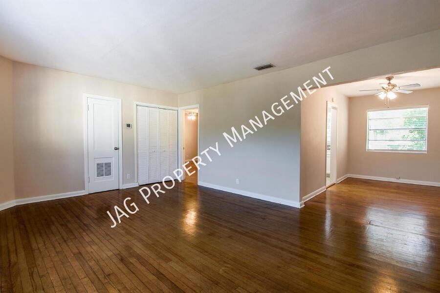 2761 Saint Johns Ave - Photo 5 of 22