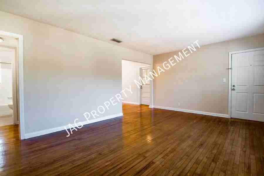 2761 Saint Johns Ave - Photo 6 of 22