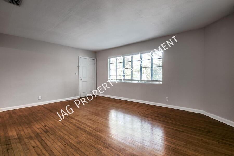 2761 Saint Johns Ave - Photo 7 of 22