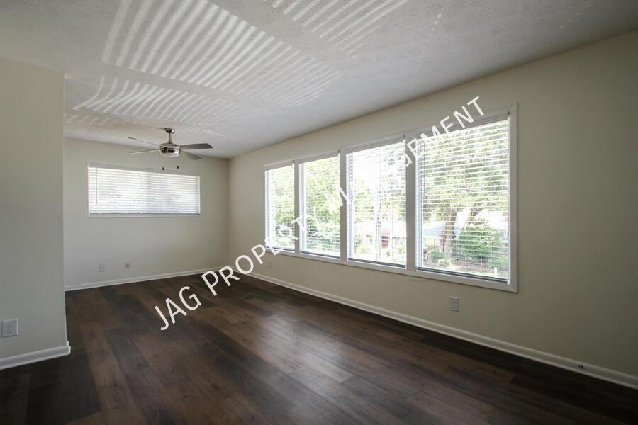 1426 Berrier St - Photo 4 of 31