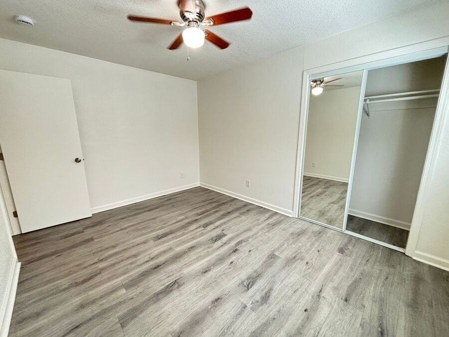 2227 Bonar St #D - Photo 2 of 21