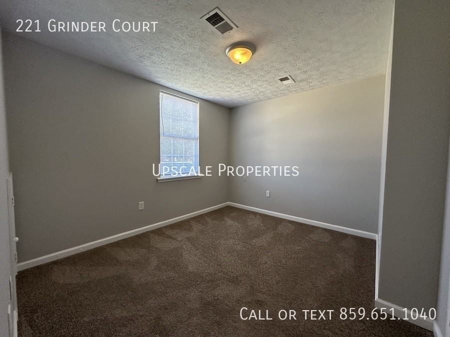 221 Grinder Ct - Photo 6 of 9