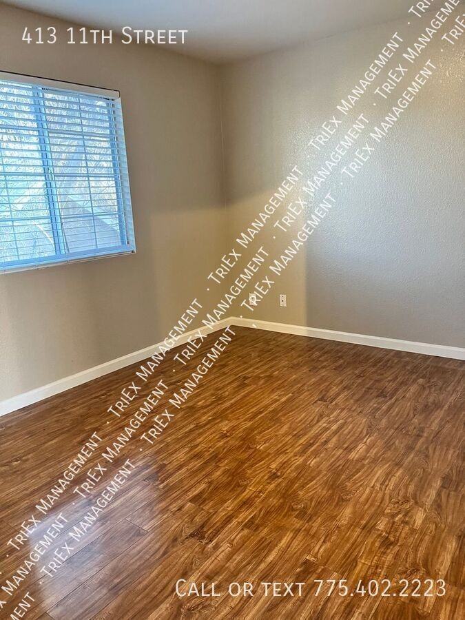 413 11th St #413 - Photo 4 of 10