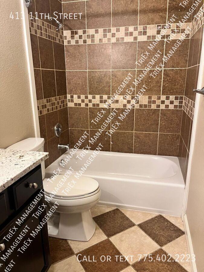 413 11th St #413 - Photo 7 of 10