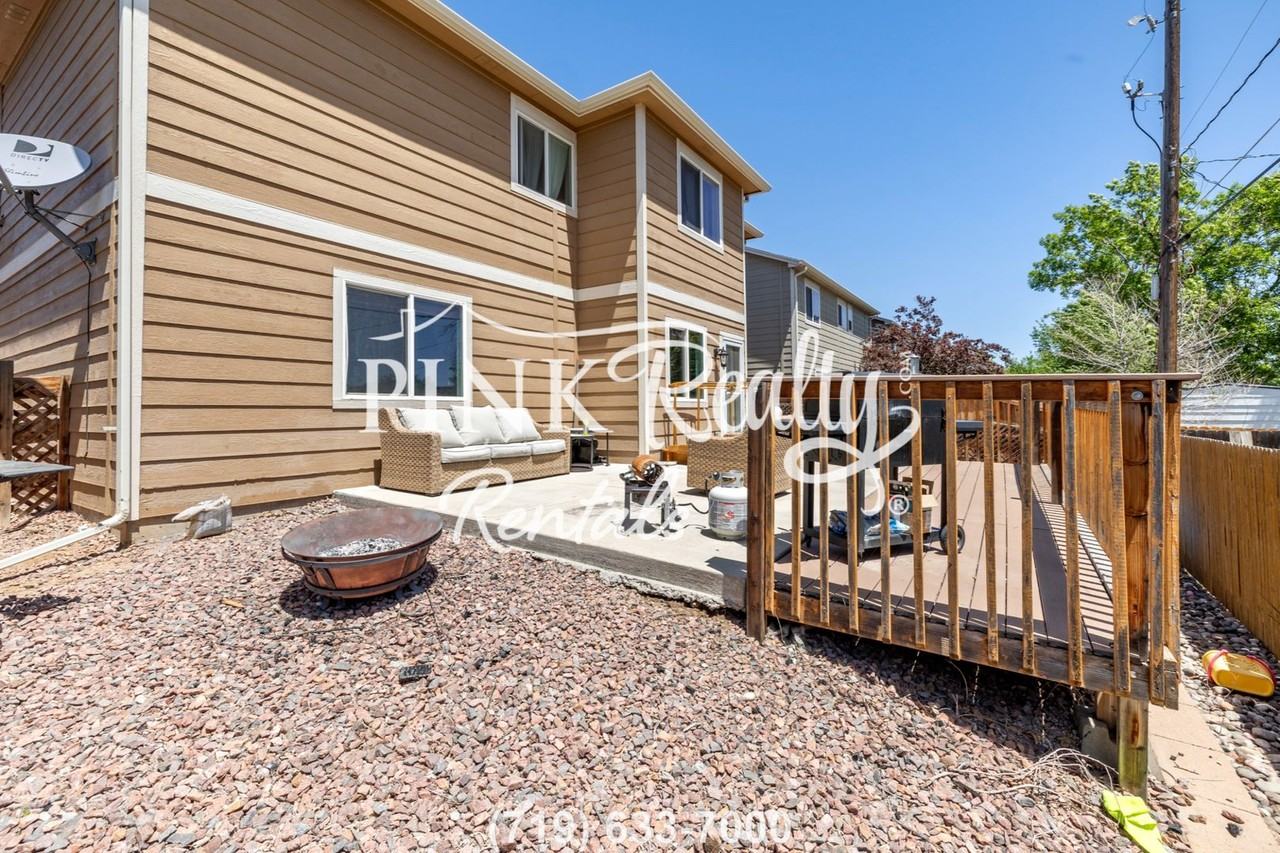 4051 Silver Star Grv - Photo 3 of 34