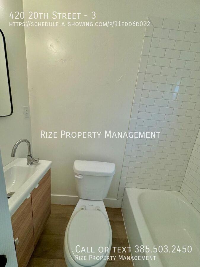 420 20th St #3 - Photo 5 of 10