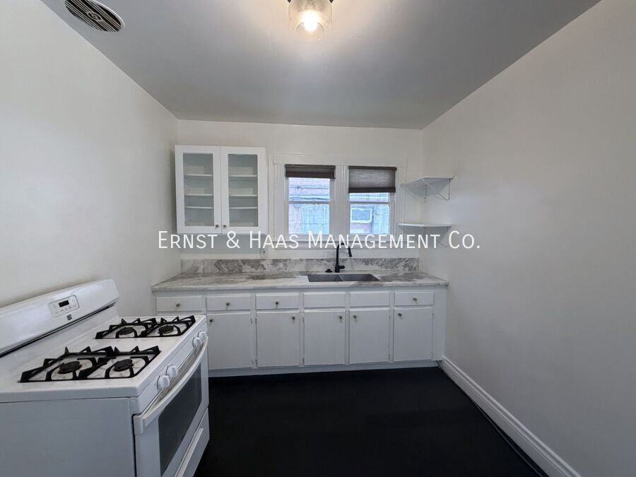 209 Linden Ave - Photo 6 of 17