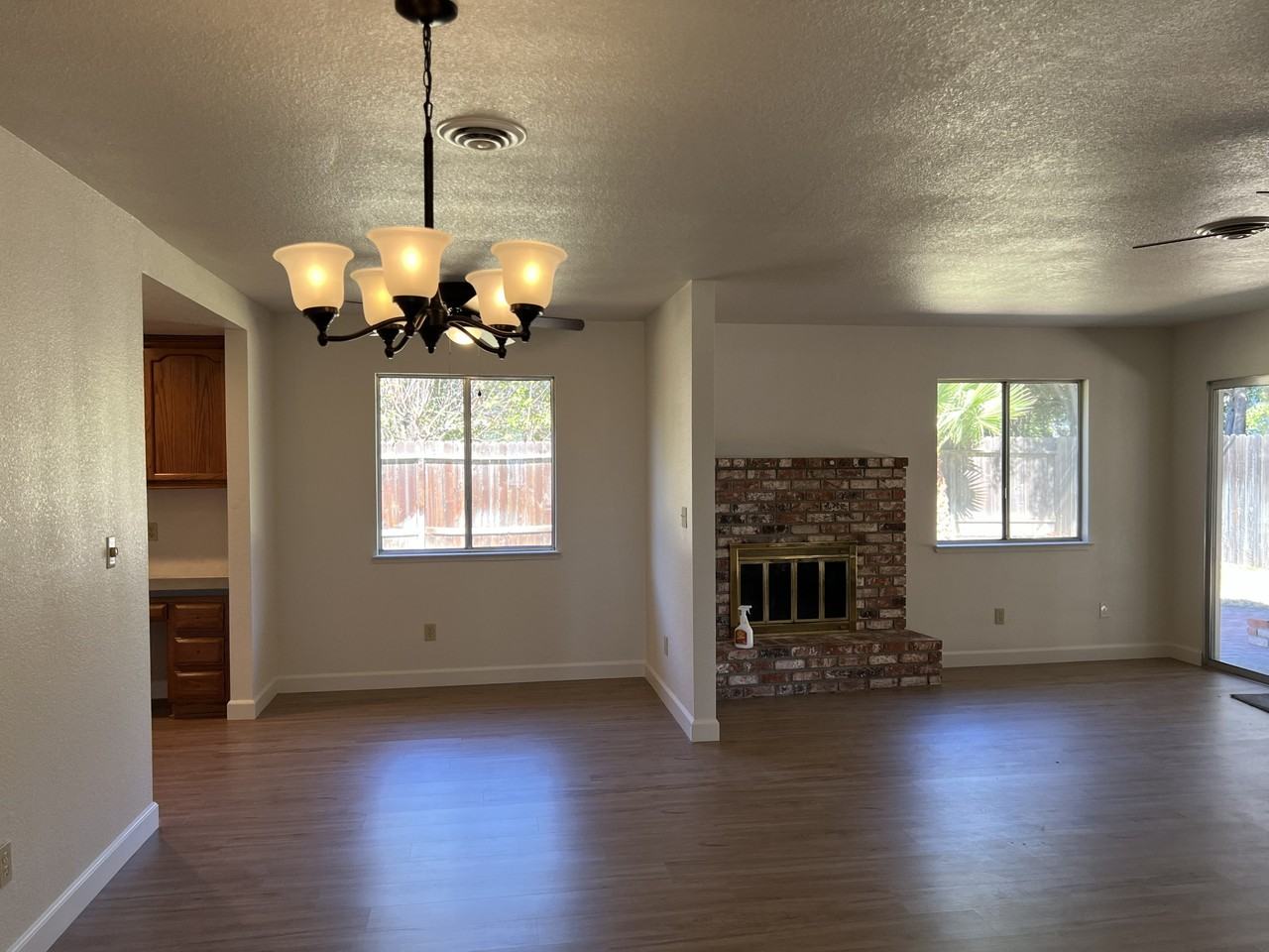 795 Railroad Ave #1 - Photo 4 of 32