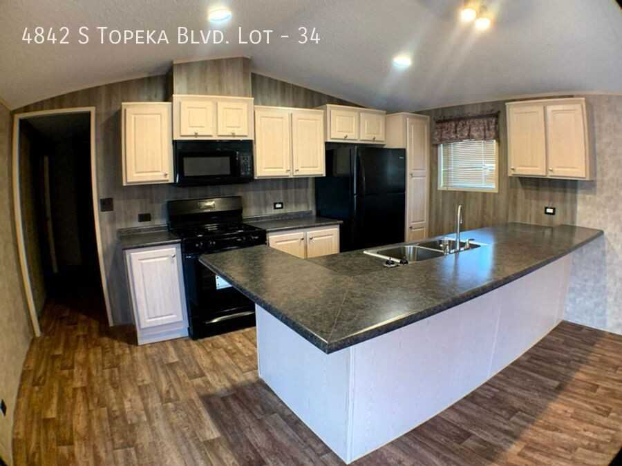 4842 Sw Topeka Blvd #34 - Photo 3 of 25