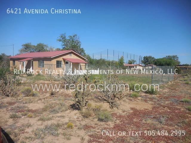 6421 Avenida Christina - Photo 4 of 19