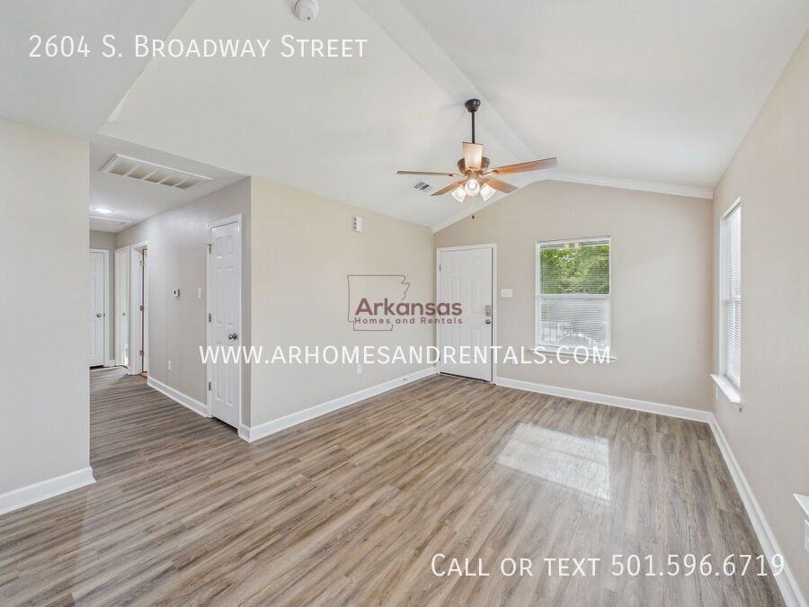 2604 Broadway St - Photo 2 of 15