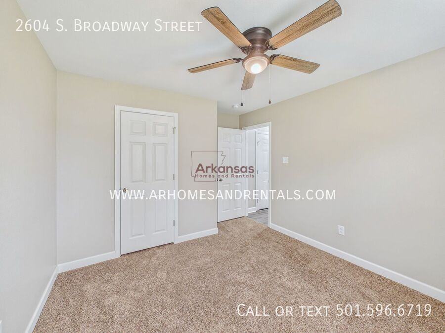 2604 Broadway St - Photo 7 of 15
