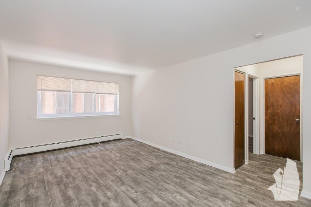 1040 W Hollywood Ave #204 - Photo 7 of 12