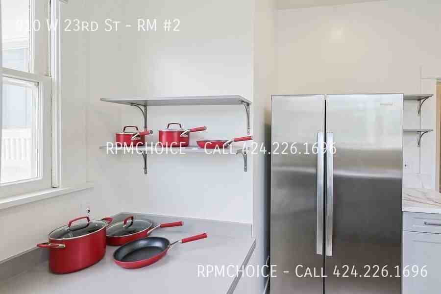 910 W 23rd St #2 - Photo 6 of 34