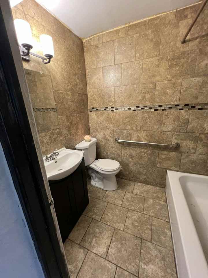 399 East Cliveden Street, Unit B - Photo 7 of 15