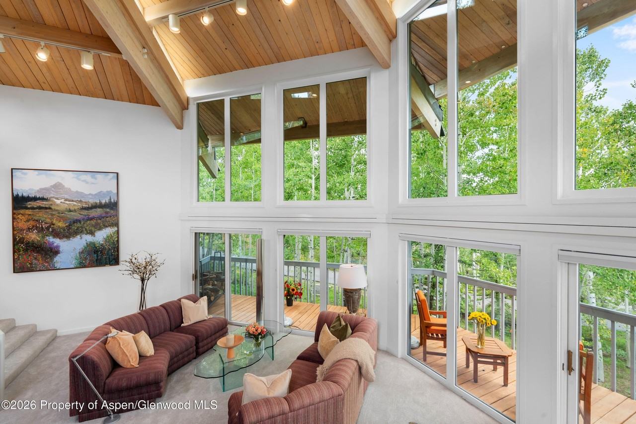 239 Antler Ridge Ln - Photo 6 of 33