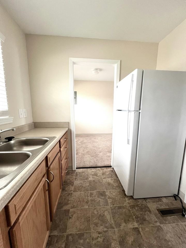 504 Mossoak Drive - Photo 7 of 9