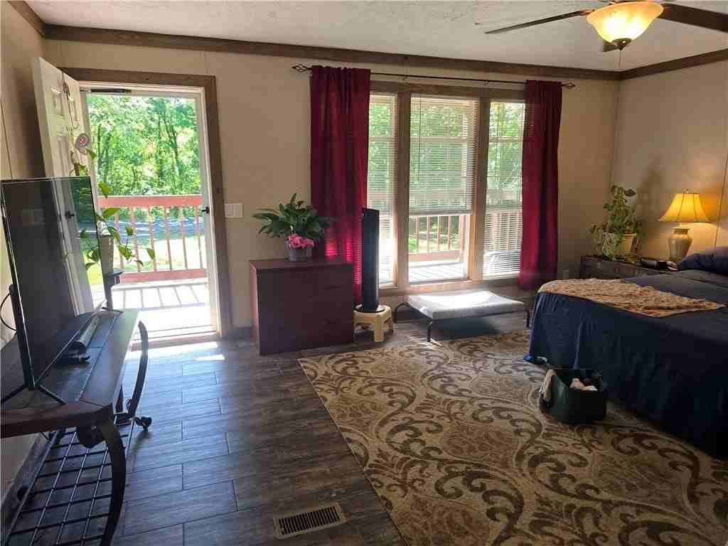 410 Massengale Rd - Photo 5 of 39