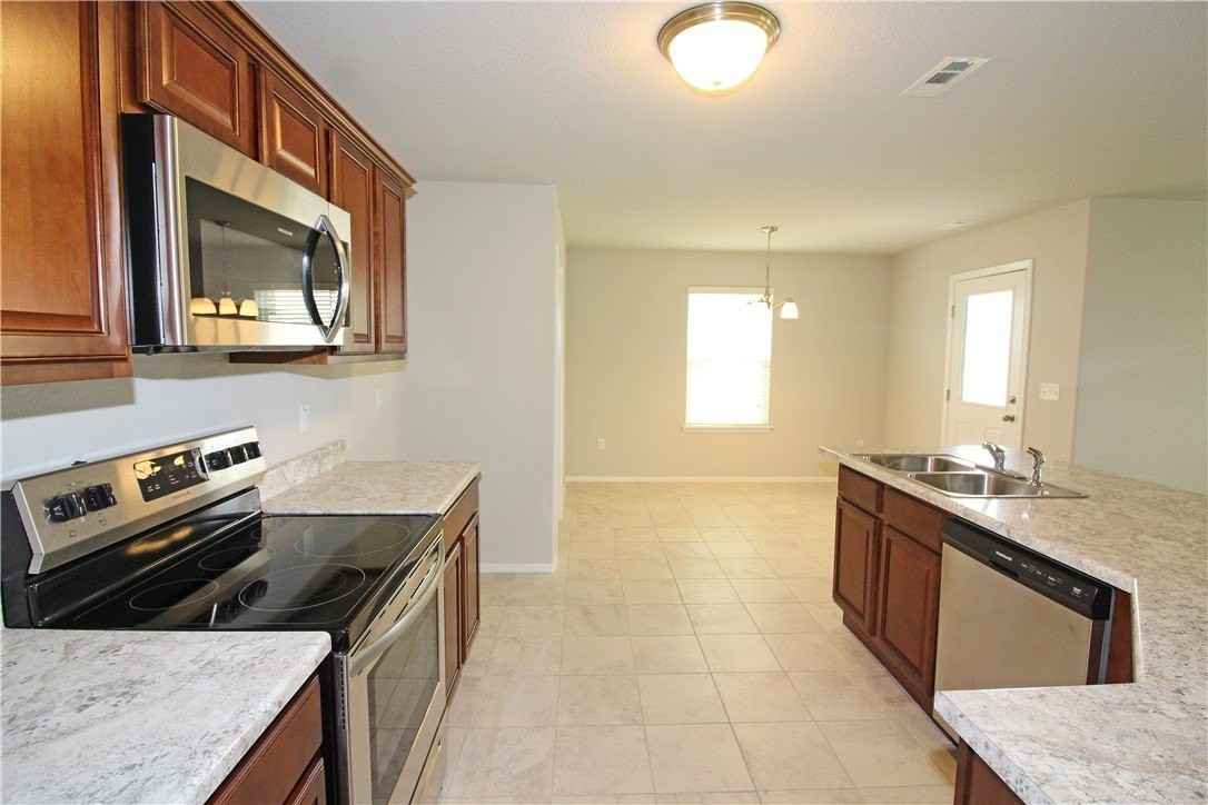 803 Sw Green World St - Photo 6 of 22